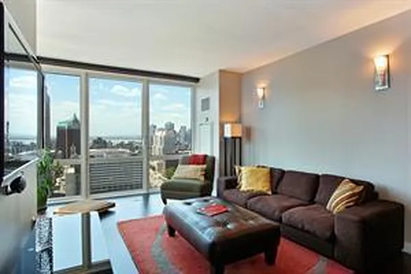 Rented by MEIER | media 2