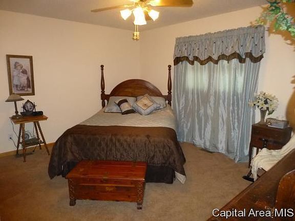 4th image of 19243 White Pine Ln
