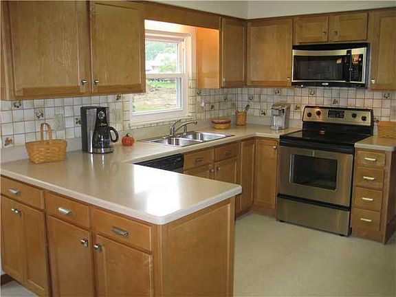 4th image of 13636 Falmouth Ave