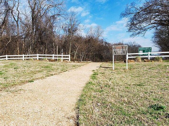 Entry to River Legacy Park
