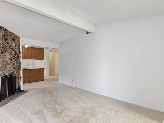 4th image of 424 Cameron Way