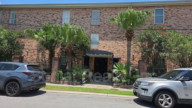 1st image of 732 Cherokee St APT 307