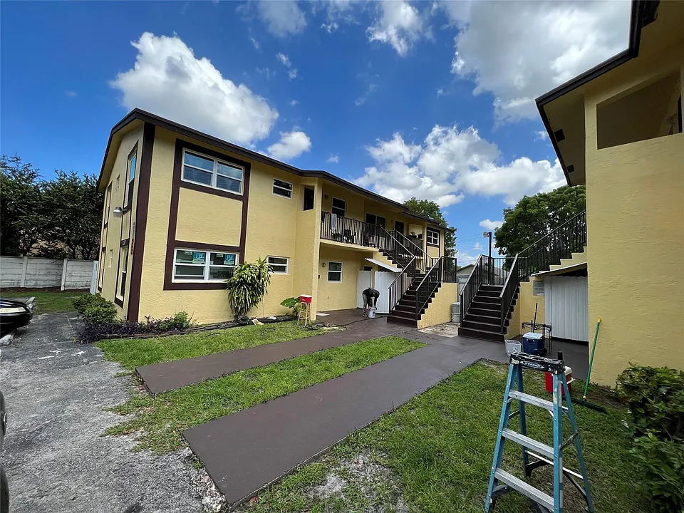 7480 SW 10th Ct #1