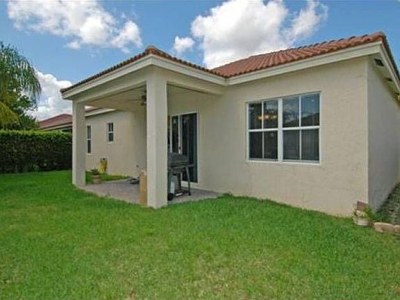 2nd image of 755 Tulip Cir