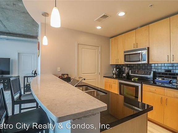 5th image of 155 Court Ave #1115