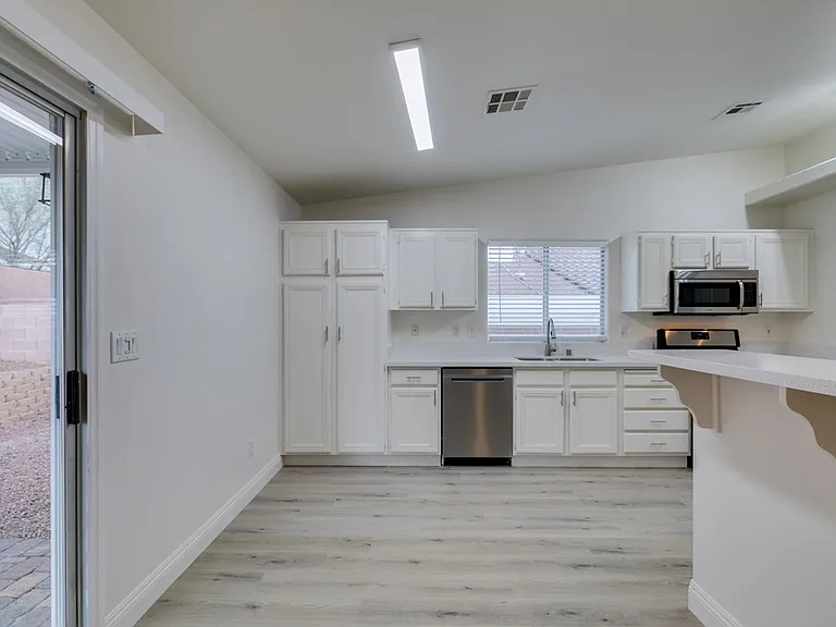 437 Palegold St — Photo 25