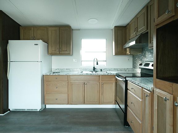 3rd image of 108 T Model Jones Rd