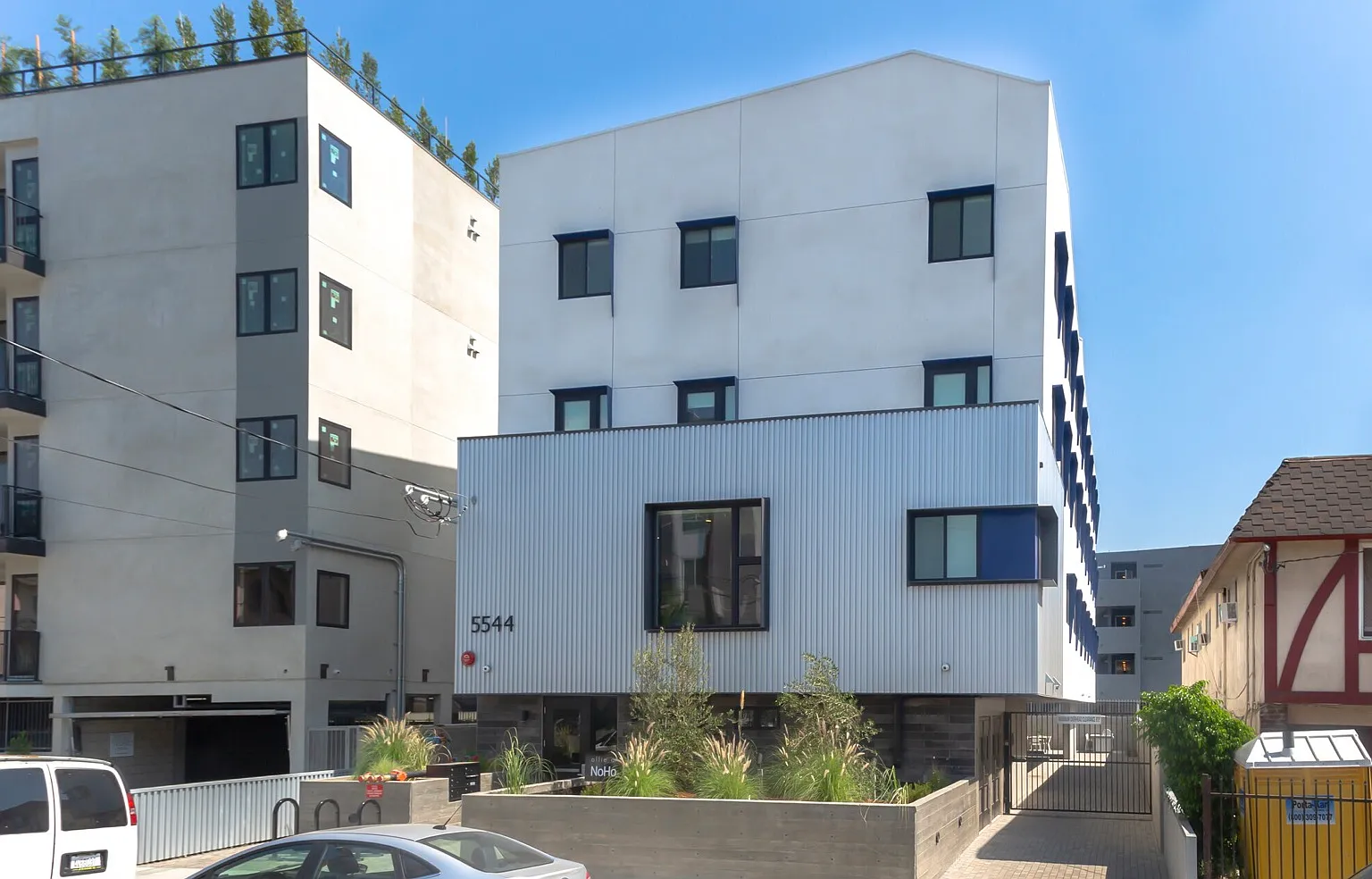5544 Bonner Ave — Photo 2