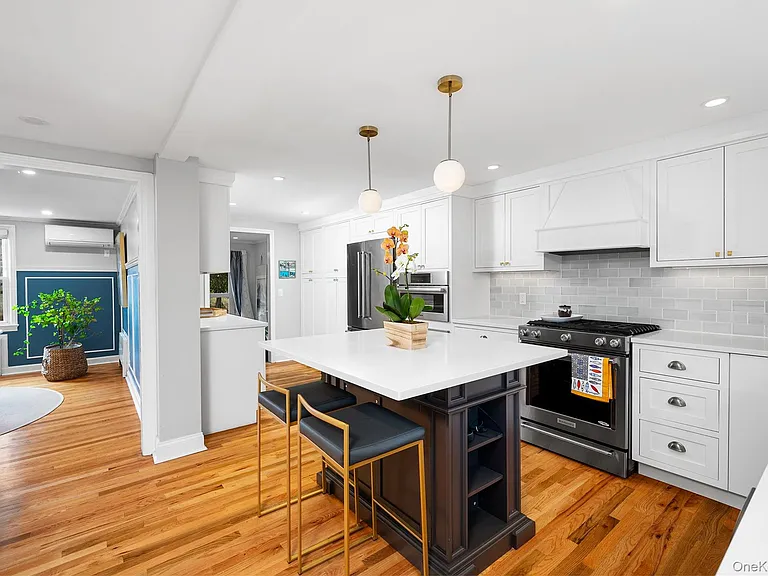 1001 Shore Acres Dr — Photo 5