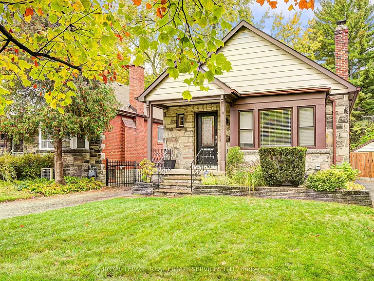 884 Royal York Rd — Photo 1