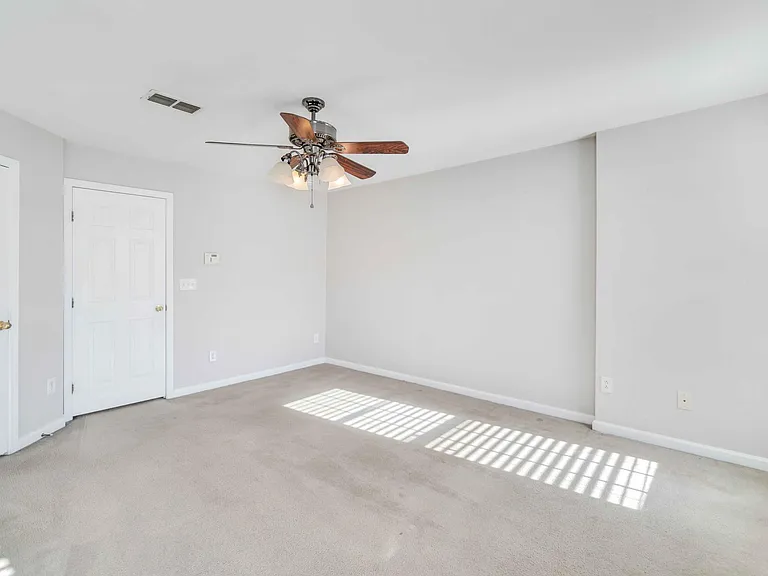 15744 Kensington Palace Ln — Photo 24