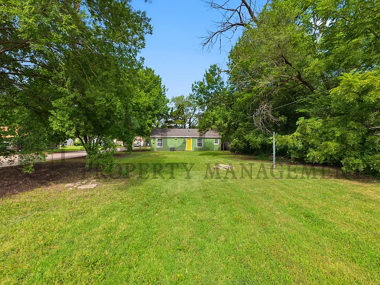 2464 S Washington Ave — Photo 6