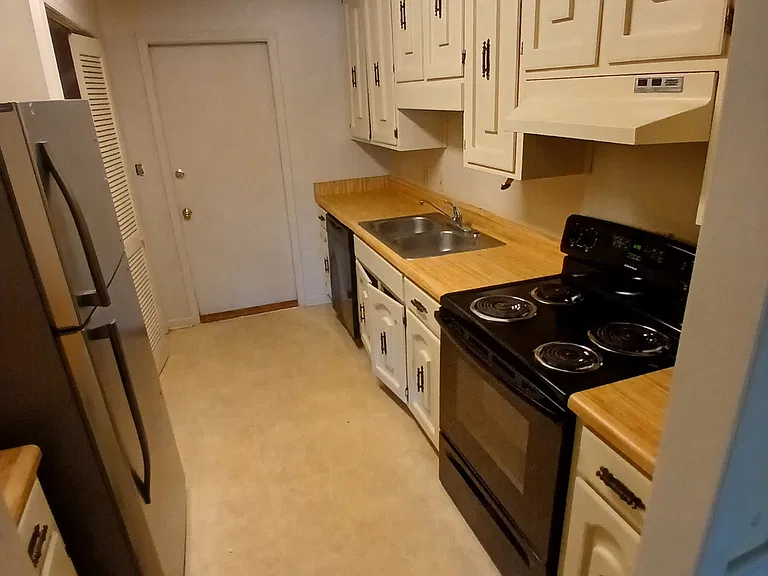 122 Stephens Ln #122 — Photo 11