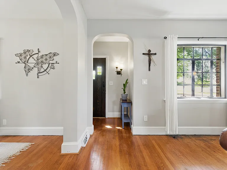 5010 Gosnold Ave — Photo 12