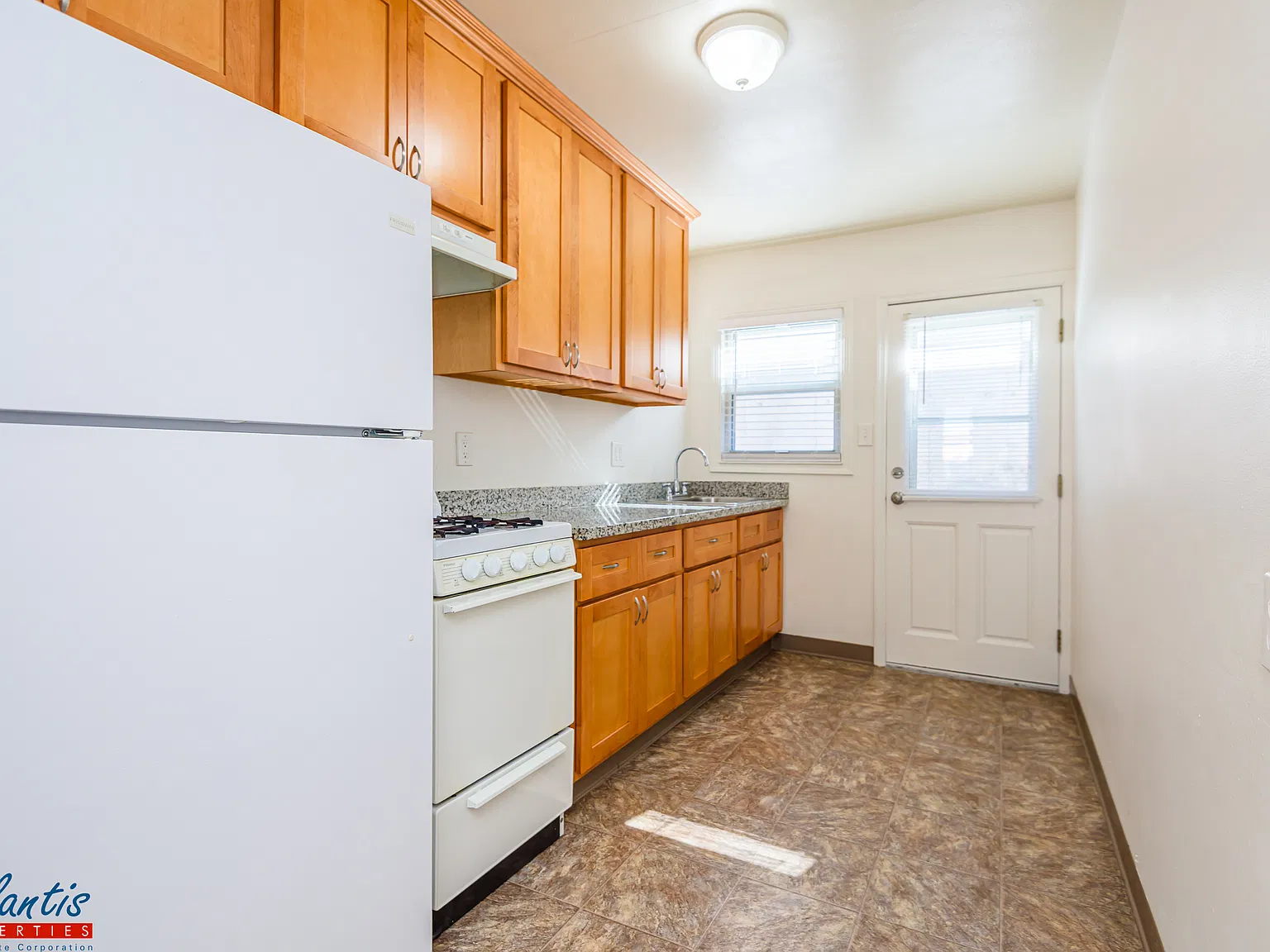 2 bed, 700 sqft, $2,195 — Photo 3