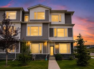241 W Saddlepeace Cres NE, Calgary, AB T3J2J2