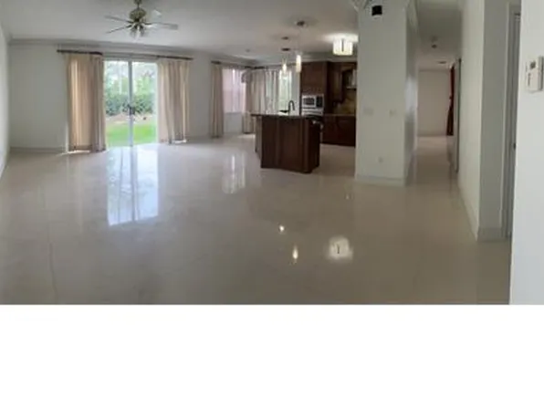 15811 NW 11th St, Pembroke Pines, FL 33028