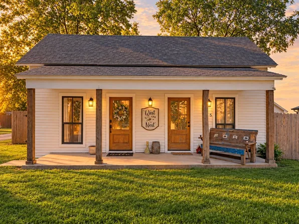 605 W Ronda St, West, TX 76691