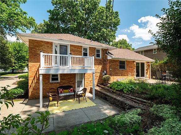 4th image of 762 Woodland Ave