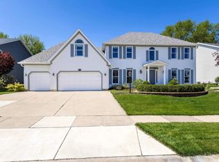 3930 Parkdale Dr, Bettendorf, IA 52722