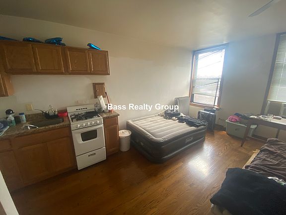 3rd image of 4806 N Kedzie Ave #206