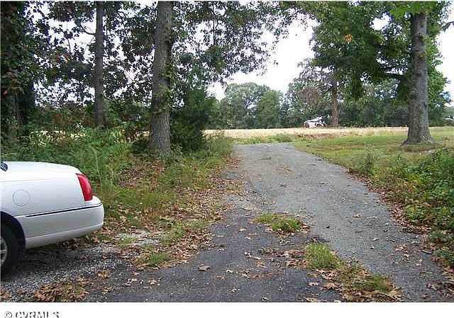 2nd image of 2171 Cardwell Rd