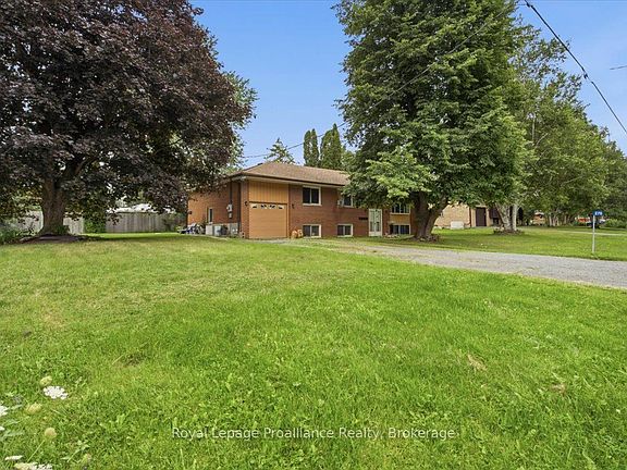 2nd image of 270 Colonial Rd