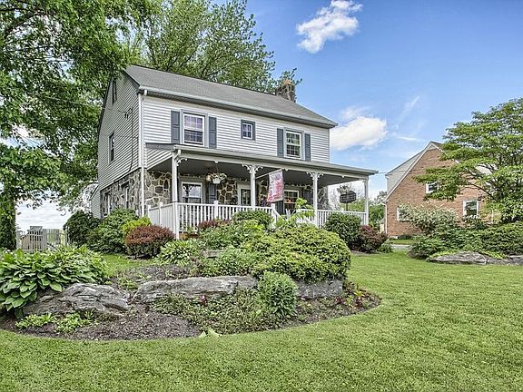 21 Hershey Ave Paradise PA 