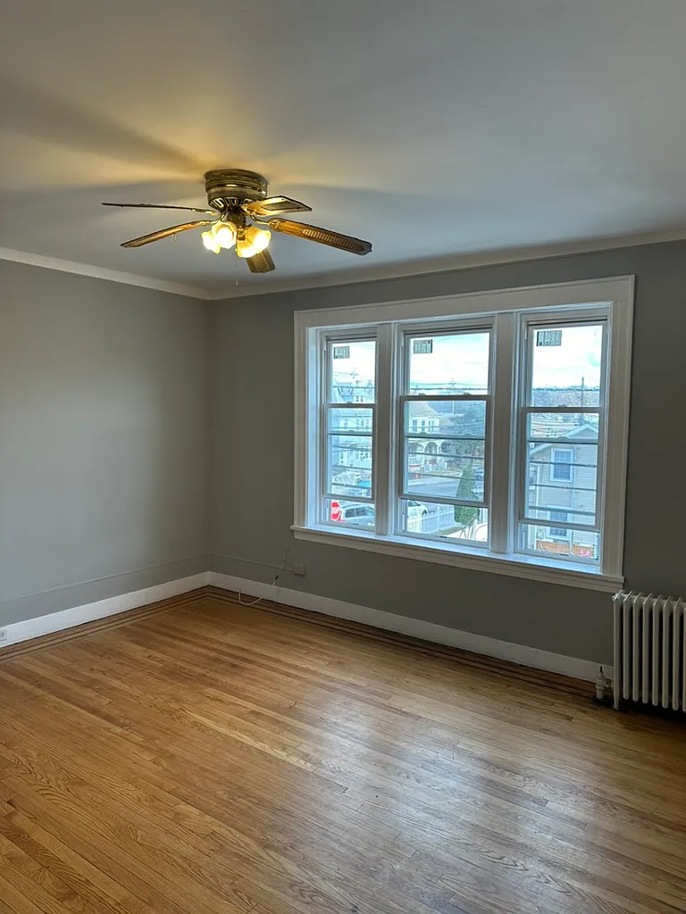 218 East 30th Street — Photo 2