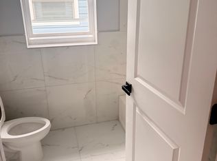 725 S 11th St #2, Newark, NJ 07103