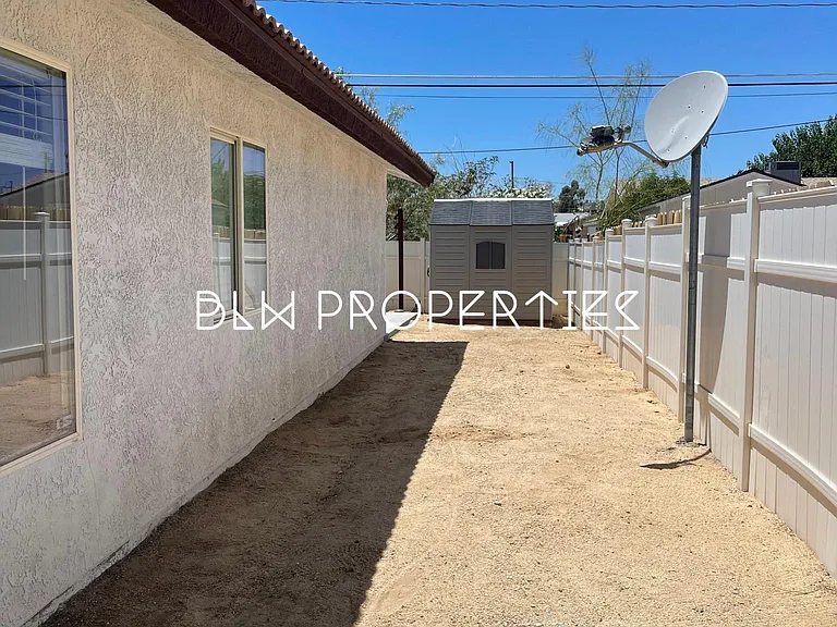 6150 Mariposa Ave — Photo 30