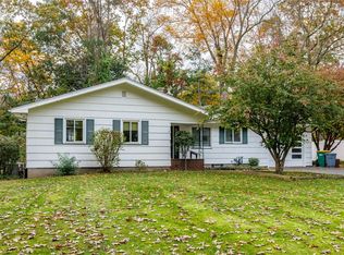 73 Burrows Hills Dr, Rochester, NY 14625