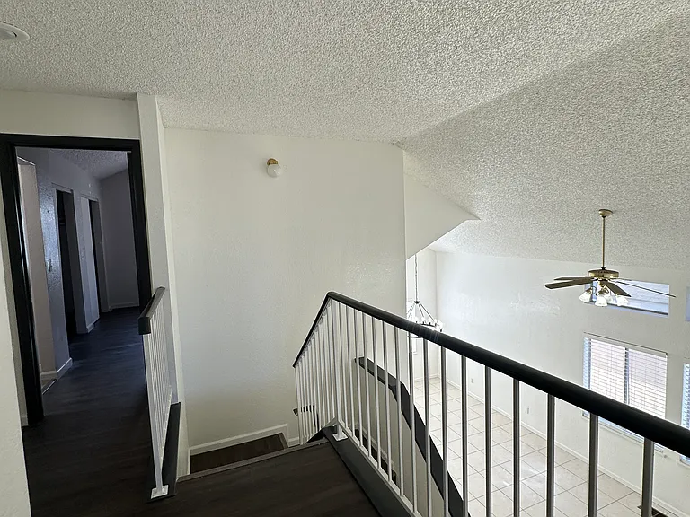 4541 Creekside Cir — Photo 16