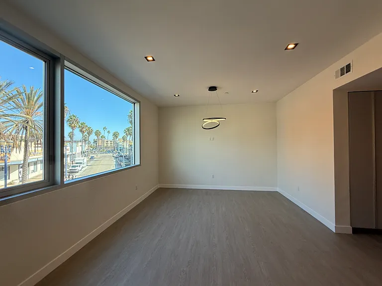 495 Promenade Ave — Photo 35