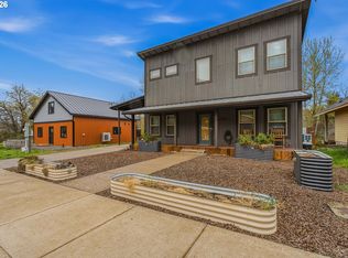 48367 Roaring Rapids Way, Oakridge, OR