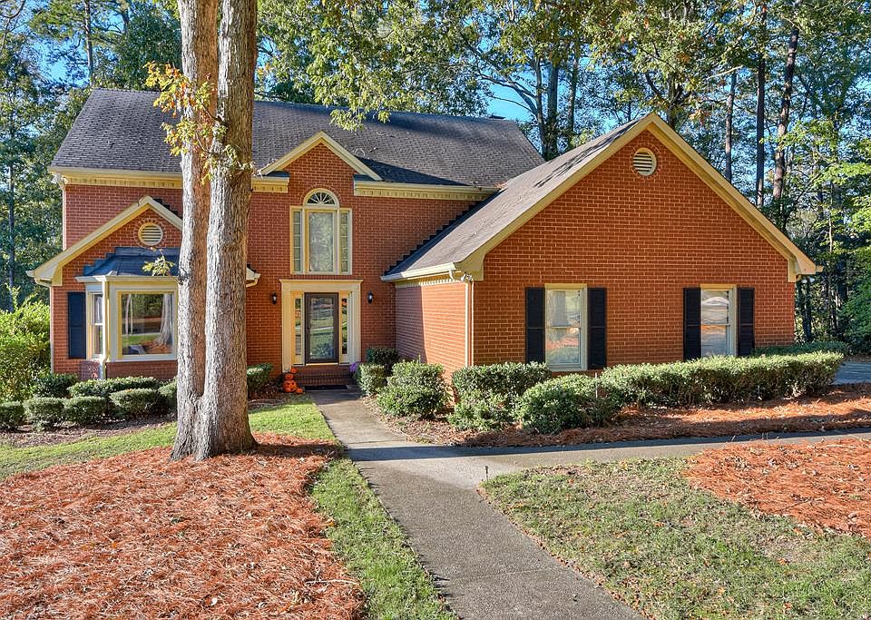 1st image of 4184 Knollcrest Cir N