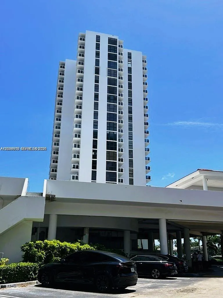 Waterview Condo — Photo 1