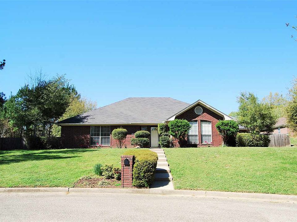 1st image of 103 Jamaica Cir