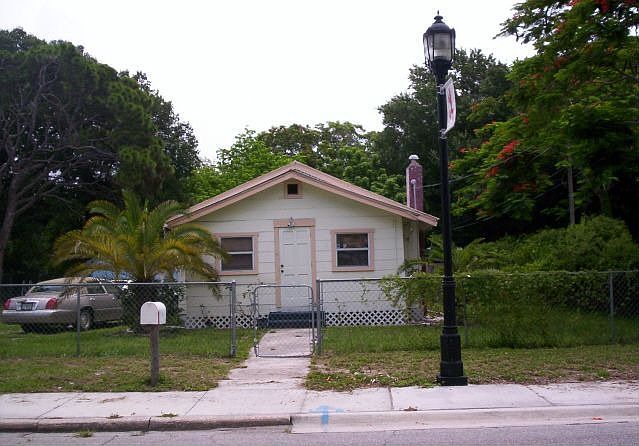 Very large lot, out building also on property