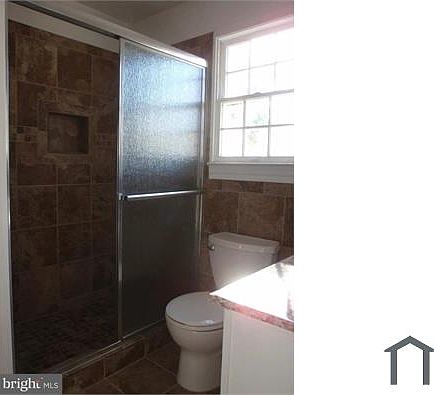 3rd image of 1420 N Longfellow St