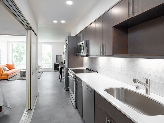 2nd image of 736 Bellevue Pl E #310