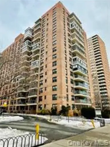 42-25 Colden St #16-P — Photo 1
