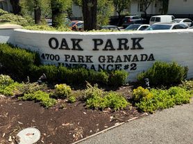 4728 Park Granada