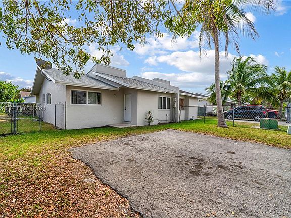 4th image of 11310 SW 189th St #11310