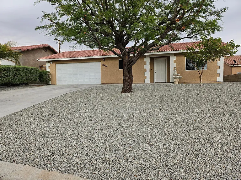 11800 Verbena Dr — Photo 1