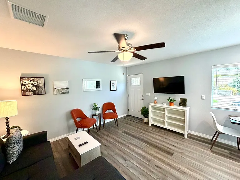 140 Princeton Ave — Photo 3