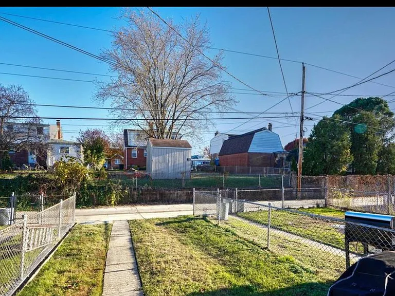 6815 Duluth Ave — Photo 3