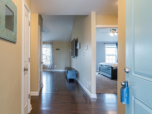 3rd image of 409 McPeek Pl