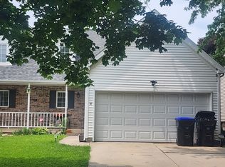 4 Rounds Rd, Normal, IL 61704