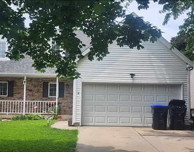 4 Rounds Rd, Normal, IL, 61704